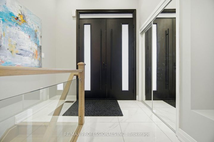 Photo 3 at 194 Fandango Drive, Credit Valley, Brampton