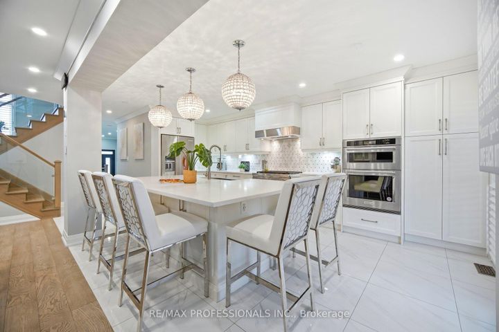 Photo 5 at 194 Fandango Drive, Credit Valley, Brampton