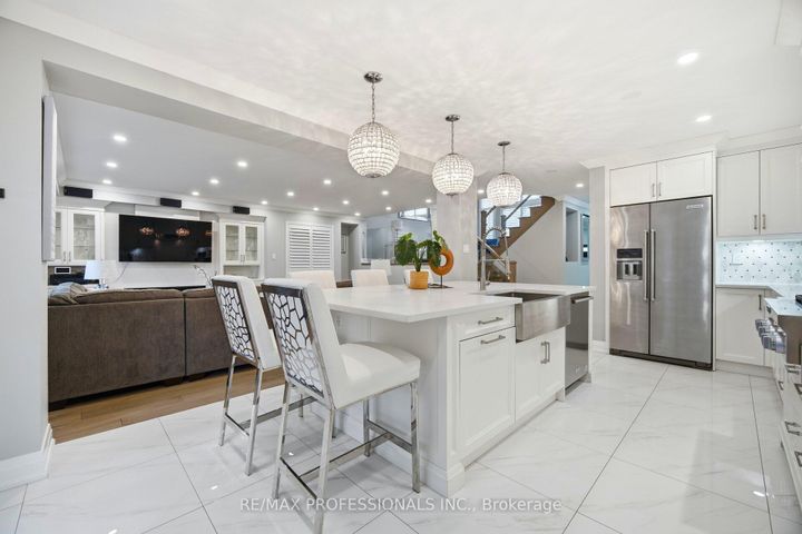 Photo 7 at 194 Fandango Drive, Credit Valley, Brampton