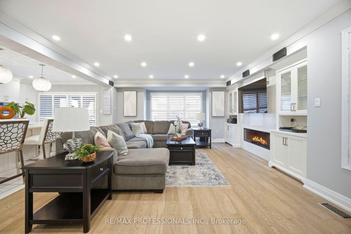 Photo 13 at 194 Fandango Drive, Credit Valley, Brampton