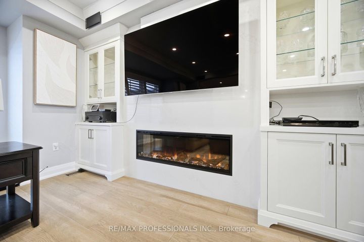 Photo 14 at 194 Fandango Drive, Credit Valley, Brampton