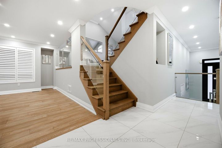 Photo 18 at 194 Fandango Drive, Credit Valley, Brampton