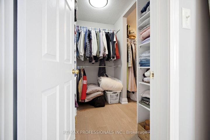 Photo 28 at 194 Fandango Drive, Credit Valley, Brampton