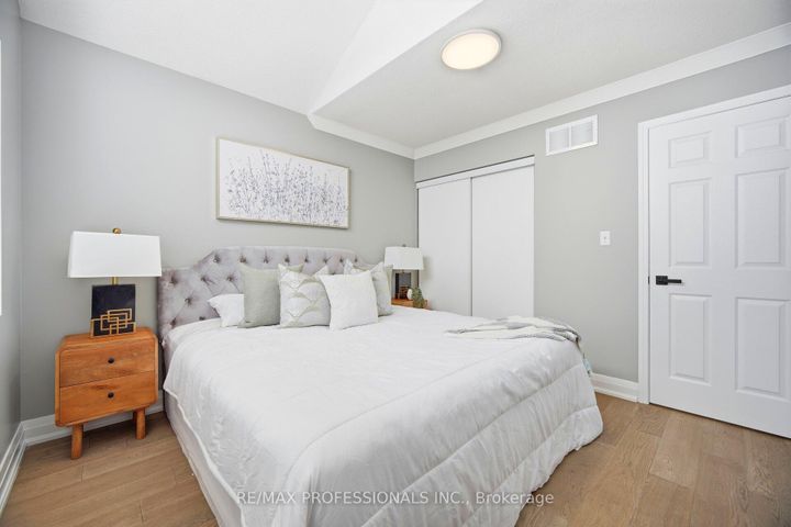 Photo 30 at 194 Fandango Drive, Credit Valley, Brampton