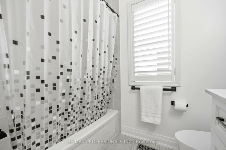 Photo 34 at 194 Fandango Drive, Credit Valley, Brampton