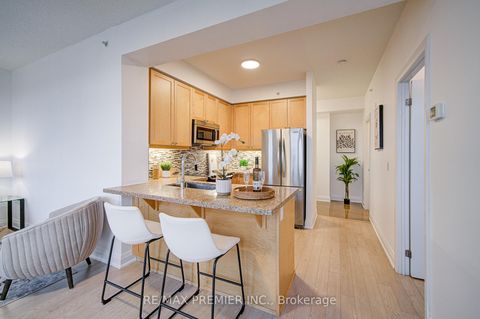 Photo 6 at 919 - 12 Woodstream Boulevard, Vaughan Grove, Vaughan