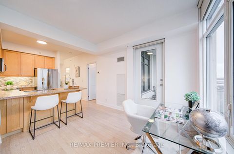 Photo 15 at 919 - 12 Woodstream Boulevard, Vaughan Grove, Vaughan