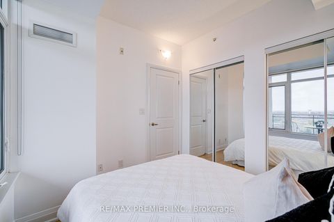 Photo 17 at 919 - 12 Woodstream Boulevard, Vaughan Grove, Vaughan