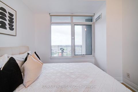 Photo 18 at 919 - 12 Woodstream Boulevard, Vaughan Grove, Vaughan