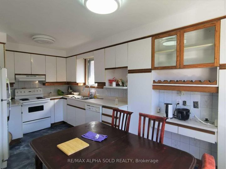 Photo 6 at 155 Edmonton Drive, Pleasant View, Toronto