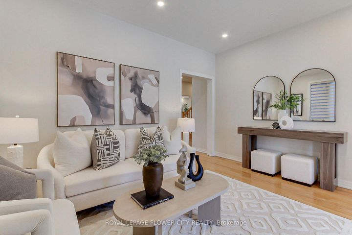 Photo 3 at 3362 Post Road E, GO Glenorchy, Oakville