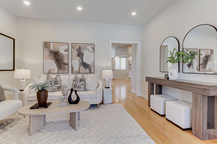 Photo 4 at 3362 Post Road E, GO Glenorchy, Oakville