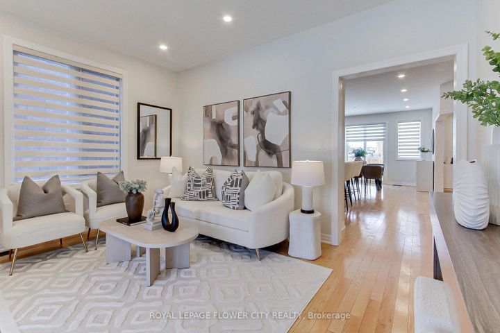 Photo 5 at 3362 Post Road E, GO Glenorchy, Oakville