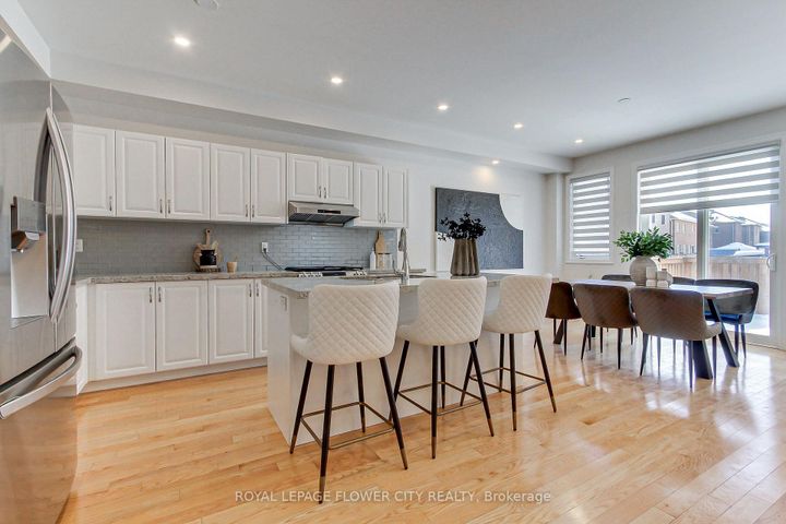 Photo 11 at 3362 Post Road E, GO Glenorchy, Oakville