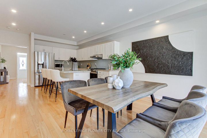 Photo 13 at 3362 Post Road E, GO Glenorchy, Oakville