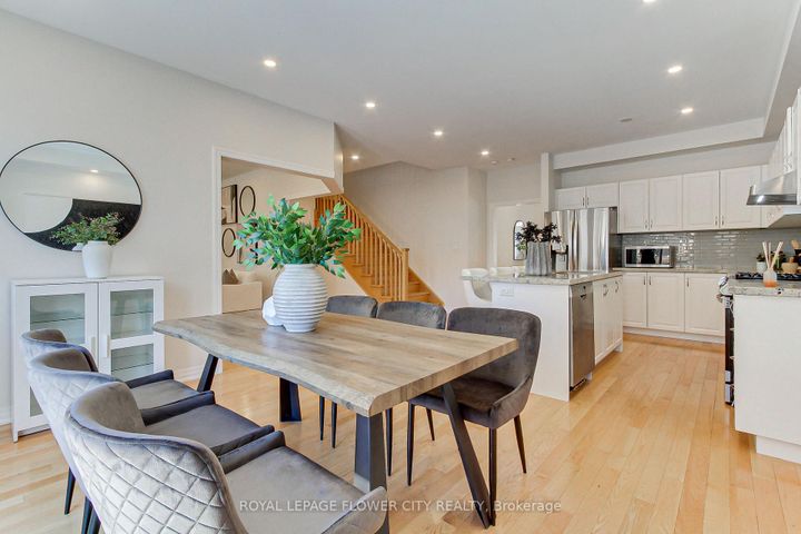 Photo 14 at 3362 Post Road E, GO Glenorchy, Oakville