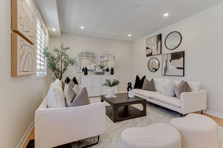 Photo 18 at 3362 Post Road E, GO Glenorchy, Oakville