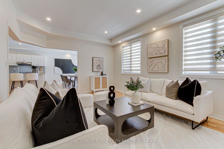 Photo 19 at 3362 Post Road E, GO Glenorchy, Oakville