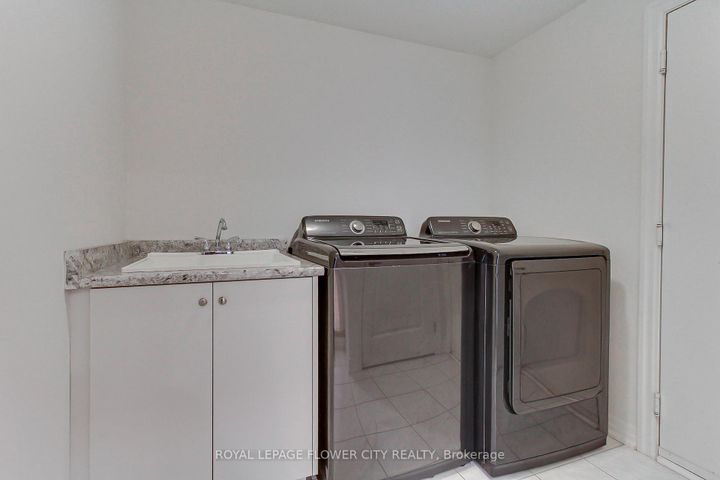 Photo 23 at 3362 Post Road E, GO Glenorchy, Oakville