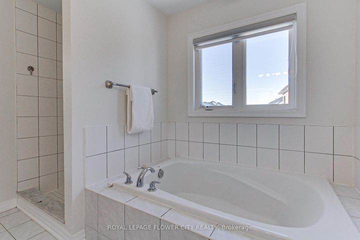 Photo 31 at 3362 Post Road E, GO Glenorchy, Oakville