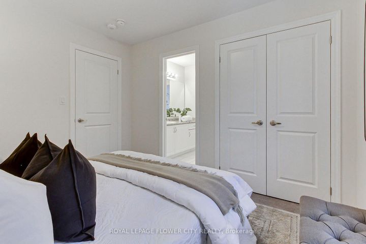 Photo 34 at 3362 Post Road E, GO Glenorchy, Oakville