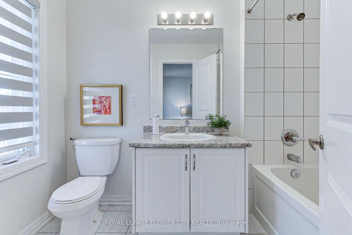 Photo 39 at 3362 Post Road E, GO Glenorchy, Oakville