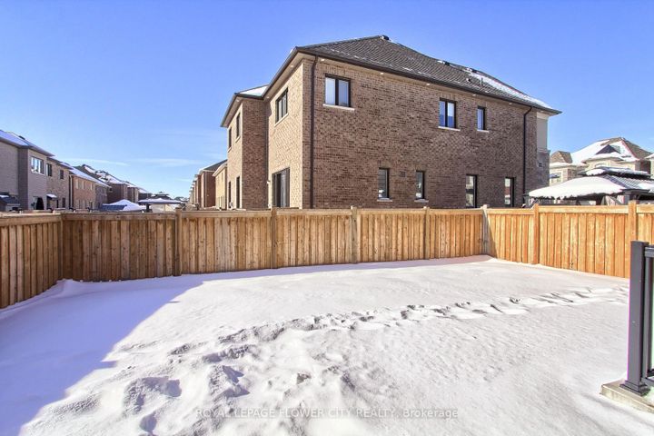 Photo 48 at 3362 Post Road E, GO Glenorchy, Oakville