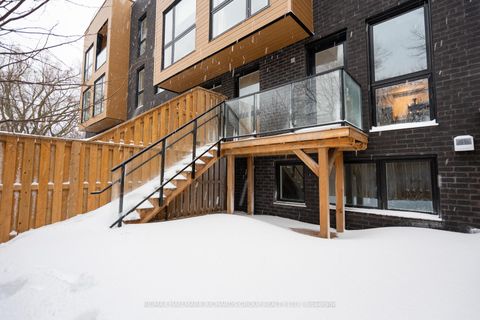 Photo 11 at 45 - 35 Birchcliff Avenue, Cliffside, Toronto