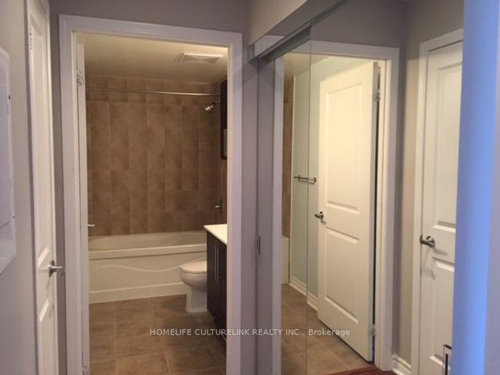 Photo 7 at 1323 - 2885 Bayview Avenue, Bayview Village, Toronto