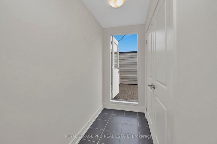 Photo 4 at 9 - 12860 Yonge Street, Oak Ridges, Richmond Hill