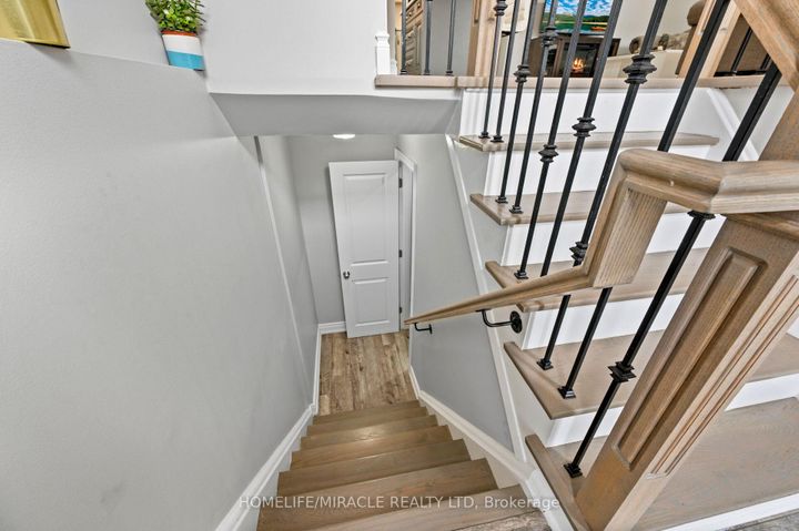 Photo 28 at 3 Agincourt Road, West Woodbridge, Vaughan