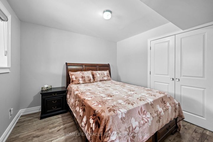 Photo 29 at 3 Agincourt Road, West Woodbridge, Vaughan