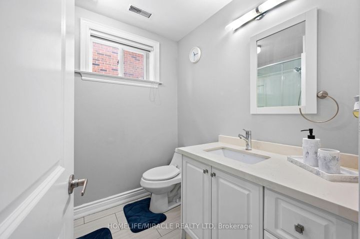 Photo 40 at 3 Agincourt Road, West Woodbridge, Vaughan