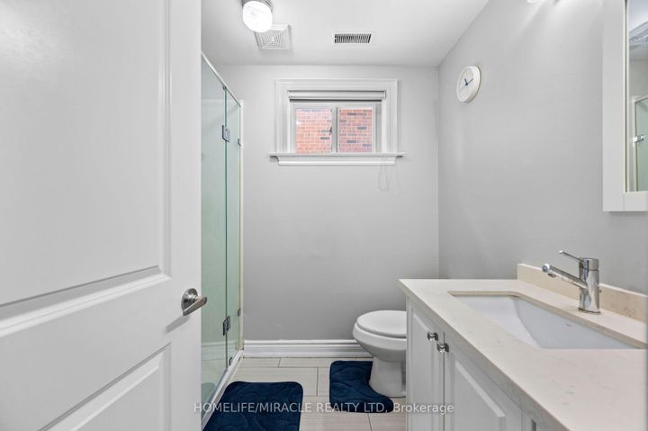 Photo 41 at 3 Agincourt Road, West Woodbridge, Vaughan