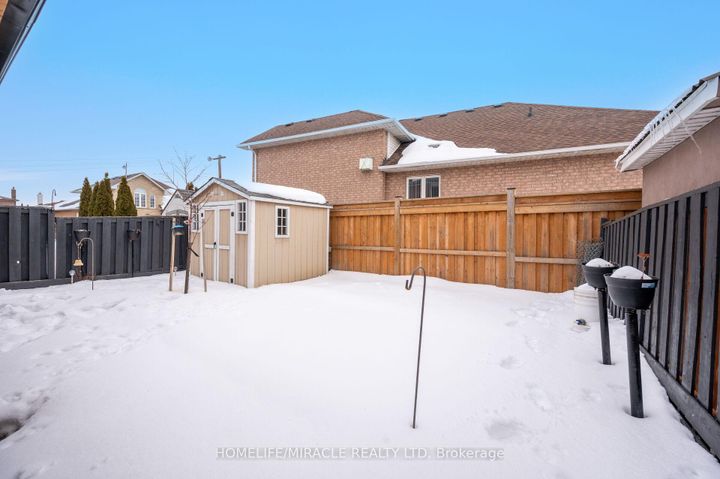 Photo 45 at 3 Agincourt Road, West Woodbridge, Vaughan