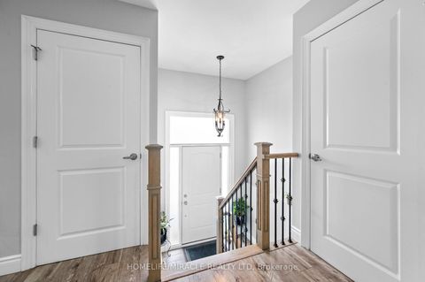 Photo 7 at 3 Agincourt Road, West Woodbridge, Vaughan