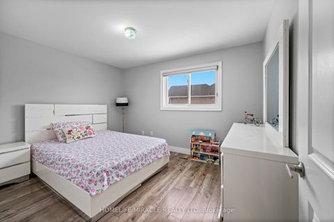 Photo 22 at 3 Agincourt Road, West Woodbridge, Vaughan