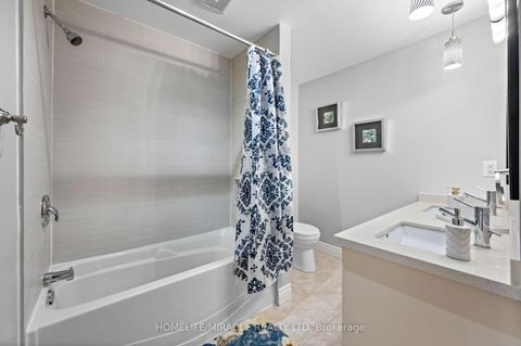 Photo 25 at 3 Agincourt Road, West Woodbridge, Vaughan