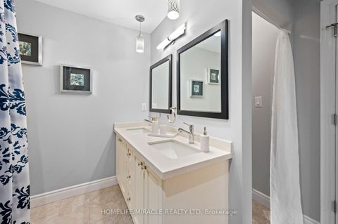 Photo 26 at 3 Agincourt Road, West Woodbridge, Vaughan