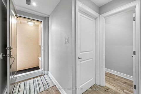 Photo 32 at 3 Agincourt Road, West Woodbridge, Vaughan