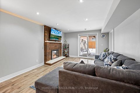 Photo 34 at 3 Agincourt Road, West Woodbridge, Vaughan