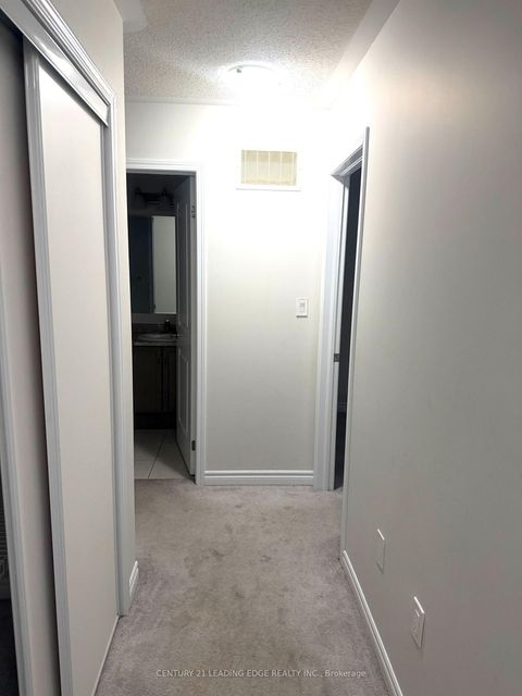 Photo 10 at 5 Fusilier Drive, Birchmount, Toronto