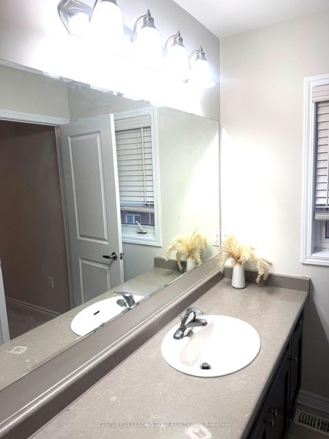 Photo 14 at 5 Fusilier Drive, Birchmount, Toronto