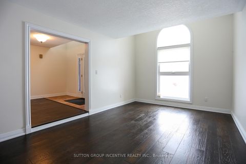 Photo 9 at 10 Gordon Court, West Bayfield, Barrie