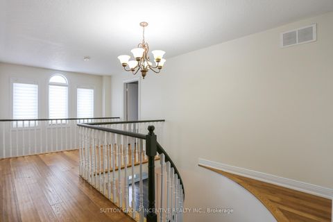 Photo 11 at 10 Gordon Court, West Bayfield, Barrie