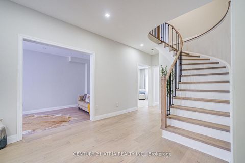 Photo 3 at 17 Penvill Trail, Ardagh, Barrie