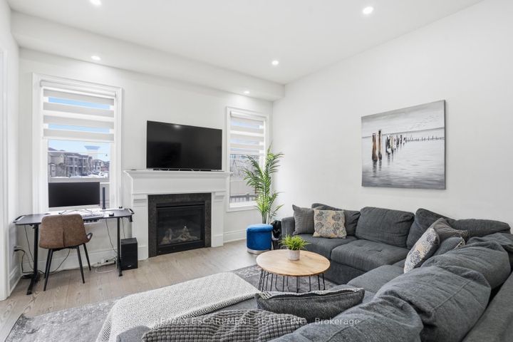 Photo 15 at 195 Granite Ridge Trail, Waterdown, Hamilton