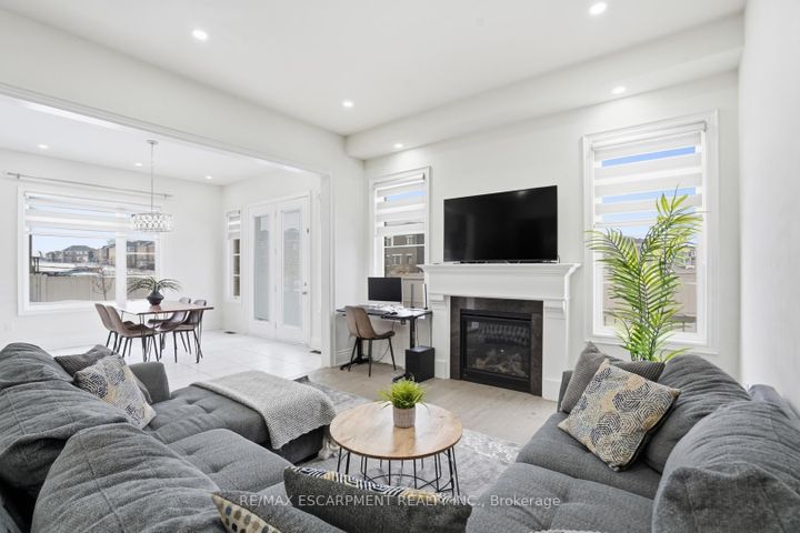 Photo 16 at 195 Granite Ridge Trail, Waterdown, Hamilton