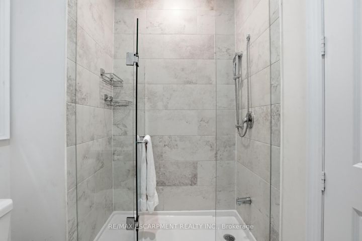 Photo 21 at 195 Granite Ridge Trail, Waterdown, Hamilton