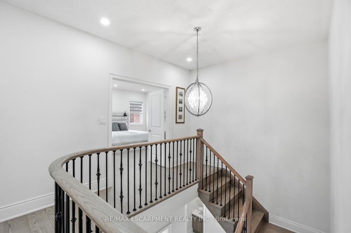 Photo 22 at 195 Granite Ridge Trail, Waterdown, Hamilton